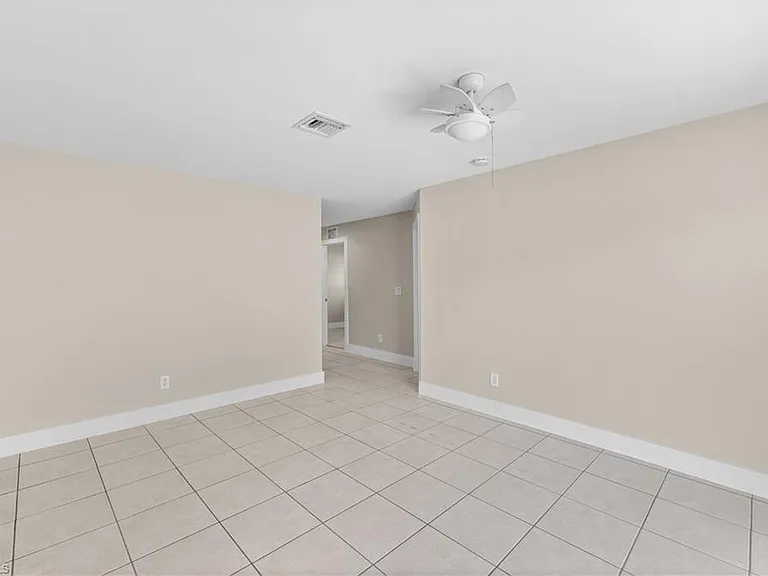 909 Jaguar Blvd — Photo 10