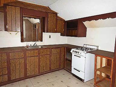 4th image of 539 Creek Rd #4