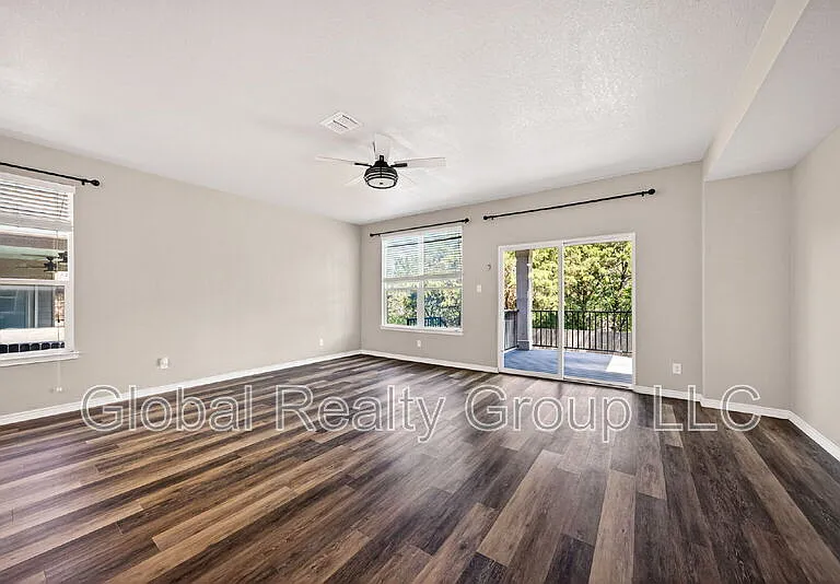 4610 Sebastian Oak — Photo 27