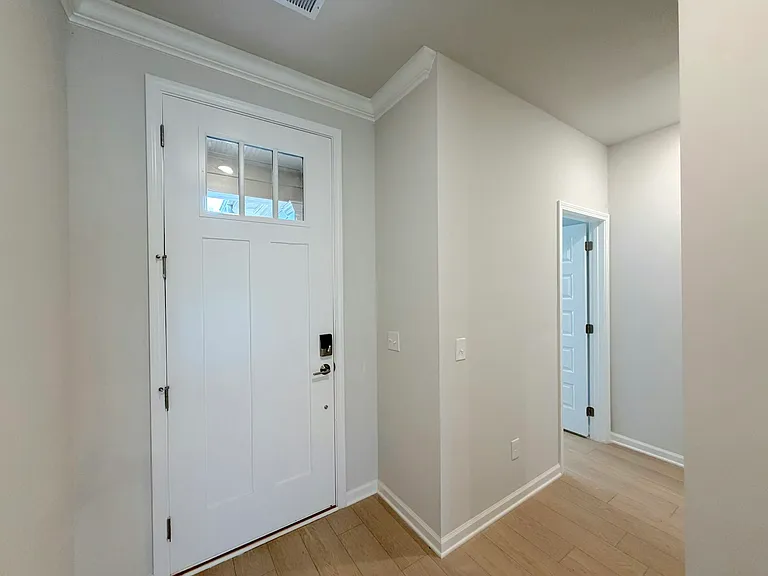 137 Clift Creek Dr — Photo 3