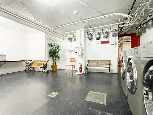 Rented by B Gans Management | media 8