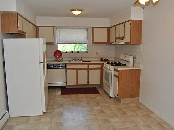 Lakeview Terrace Apartment Homes — Photo 4