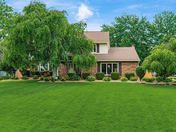 3rd image of 10224 Fairfax Dr