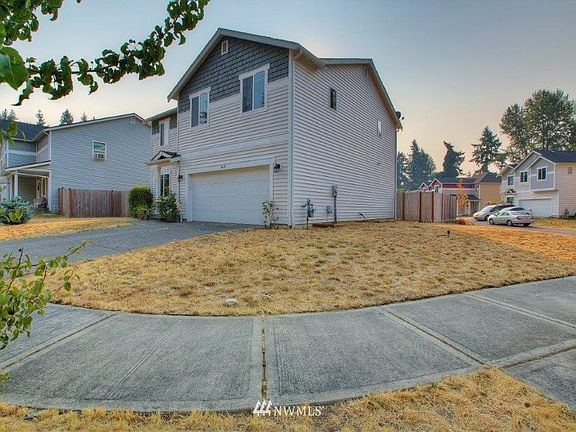 2nd image of 2412 Redwood Court