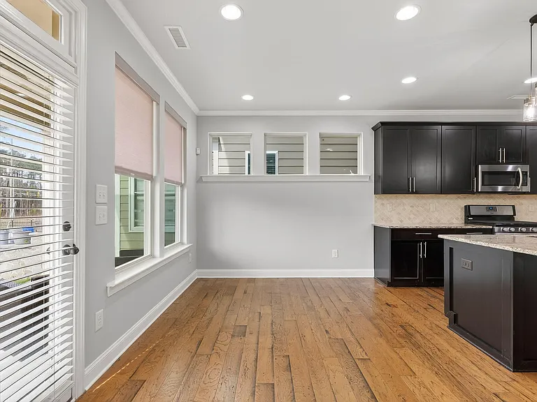125 Begen St — Photo 12