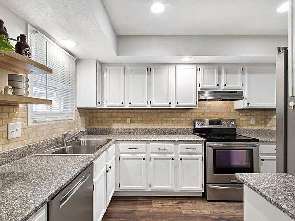 5th image of 1251 Spring Brook Ct #1