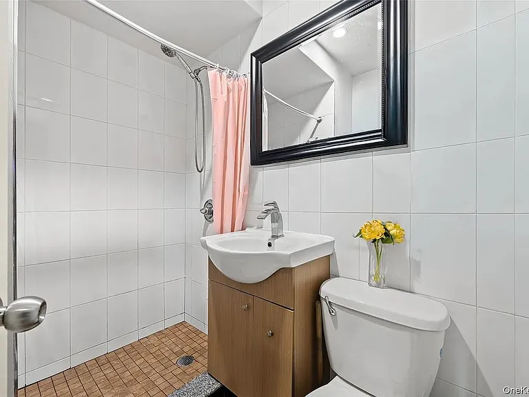 10607 Northern Blvd #5B — Photo 16