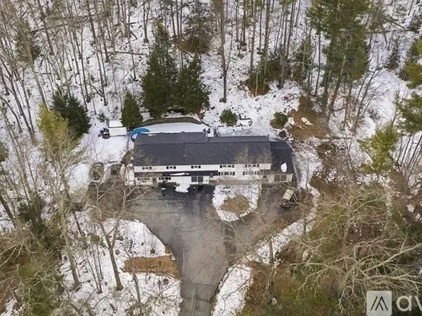 1049 Mammoth Rd Unit B, Pelham, NH 03076