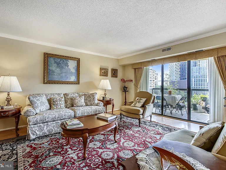 8360 Greensboro Dr #712 — Photo 7