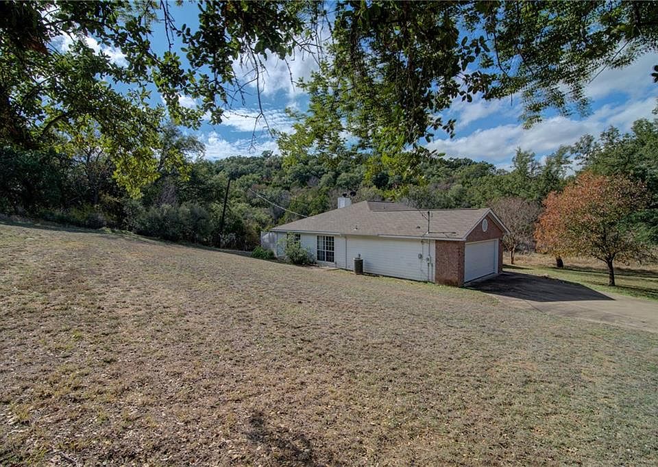 1st image of 313 Taylor Dr