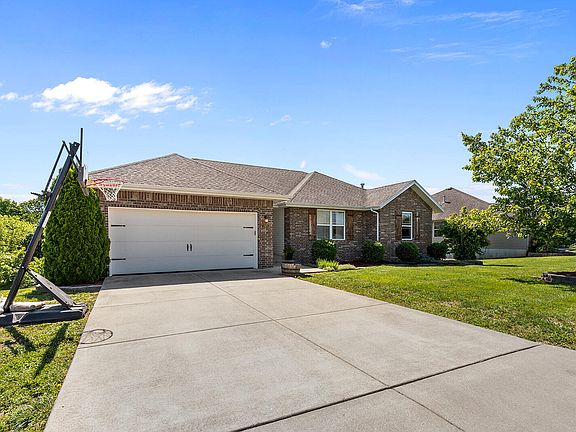 3rd image of 1920 N Seabrook Drive