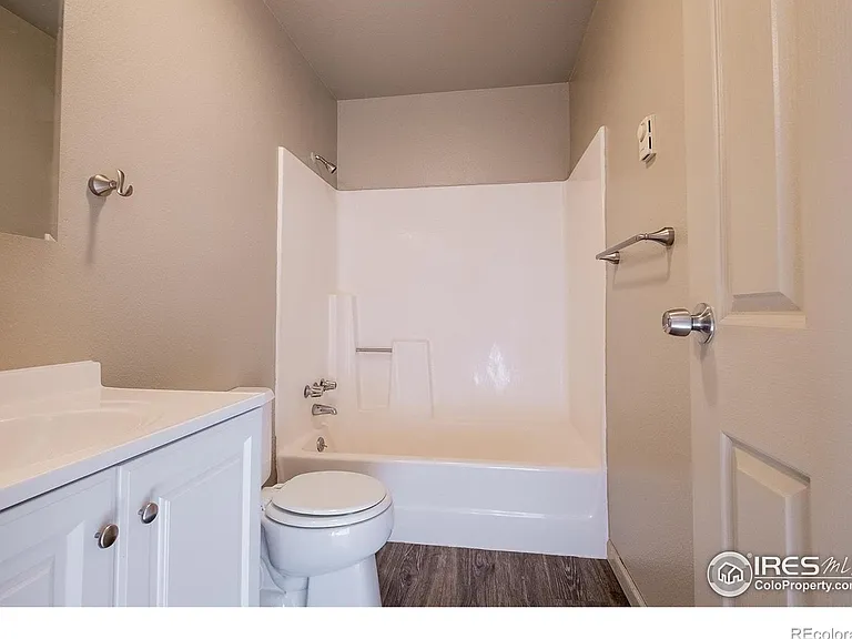 333 Custer Ave #1 — Photo 10