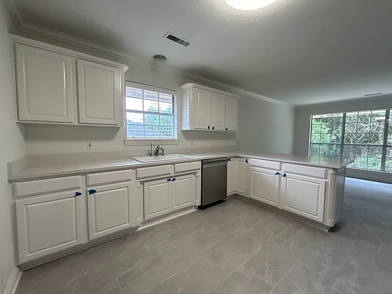 1826 N Glenbrook Pl — Photo 3