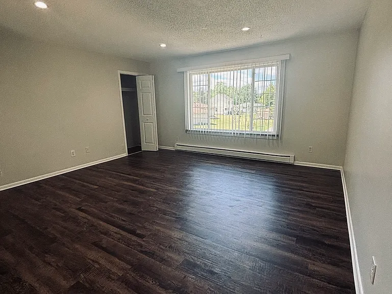 74 Village Ct #4 — Photo 3