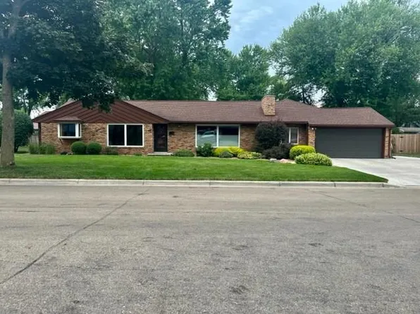 316 Meredith Rd, Albert Lea, MN 56007
