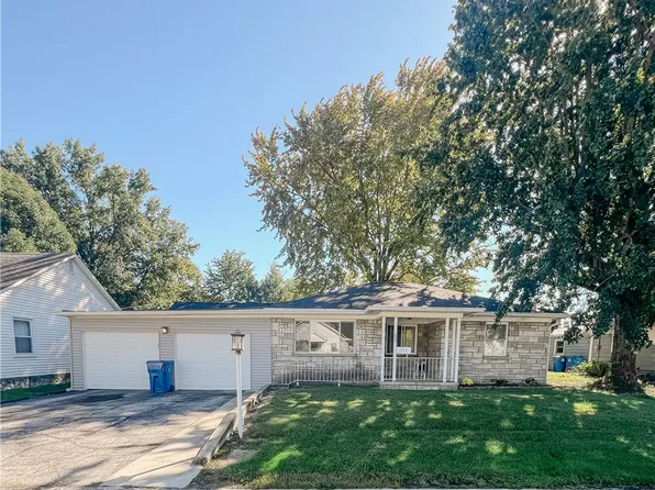 203 E Clearwater St, Robinson, IL 62454
