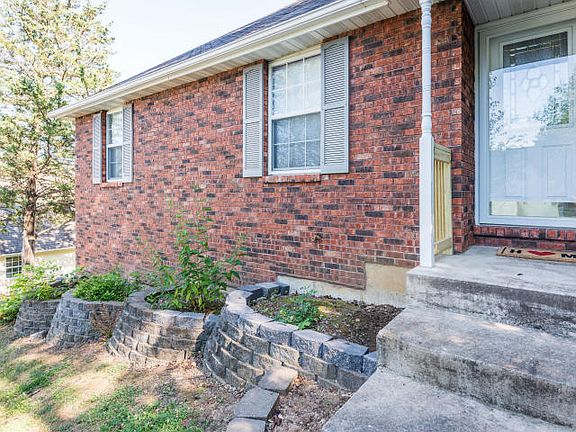 2nd image of 2419 Stratford Dr