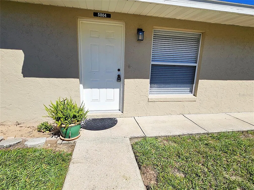 2 bed, 1.0 bath, 900 sqft, $1,350 — Photo 3