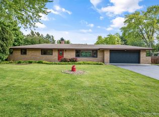 37W119 Brookside Dr, Elgin, IL 60124