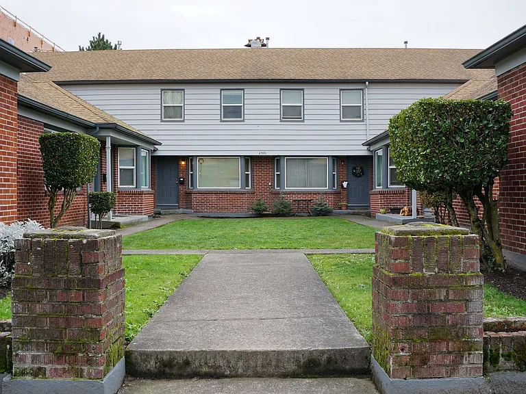 2500 NE Couch St #3 — Photo 16