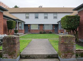 2500 NE Couch St APT 2, Portland, OR 97232