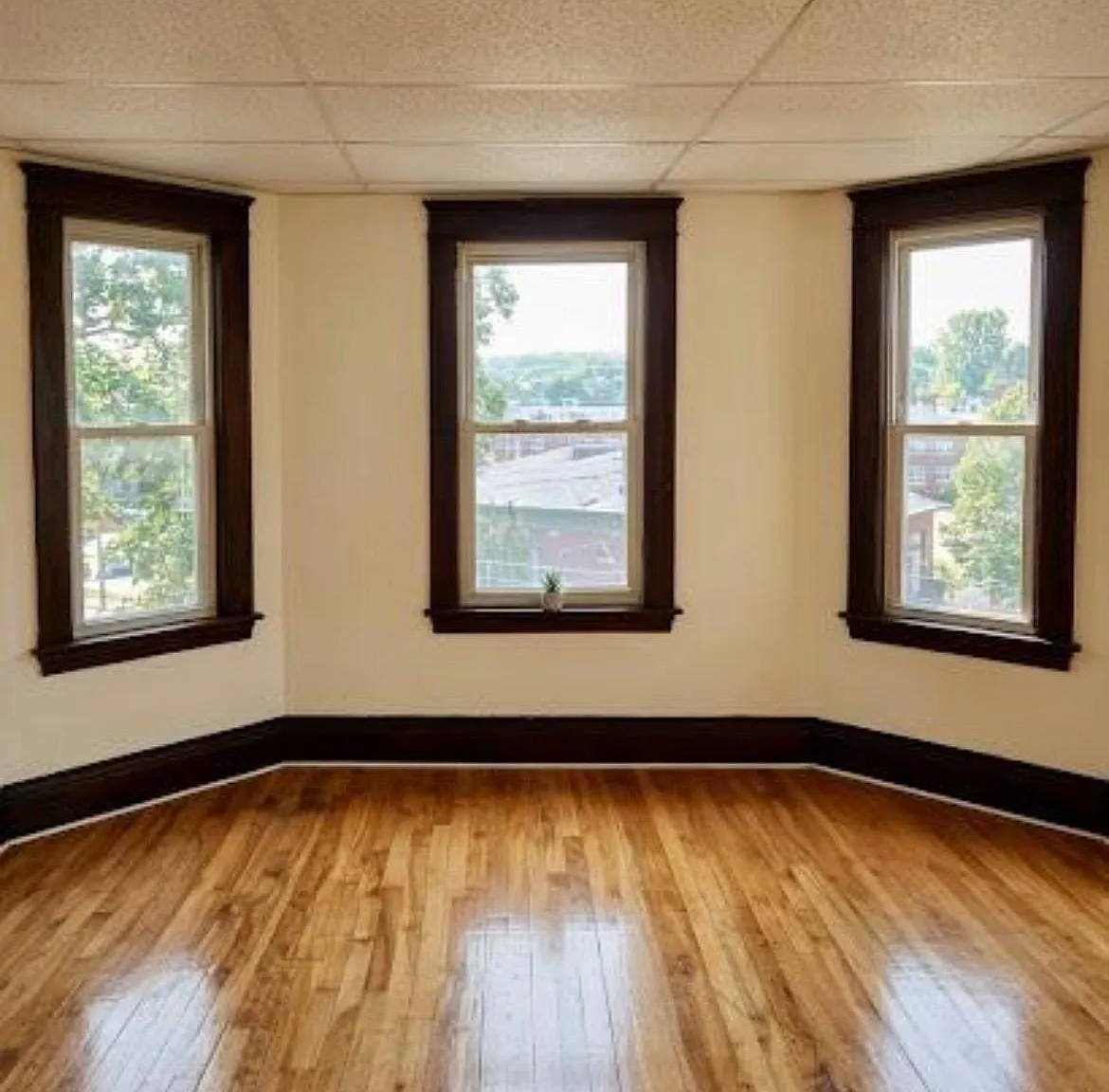 4 bed, 1325 sqft, $2,250 — Photo 1