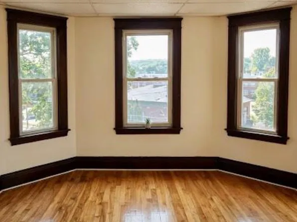 3 Malvern Rd APT 2, Worcester, MA 01610