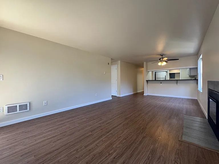 Hudson Square Apartments — Photo 3