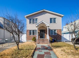 5032 Utopia Pkwy, Fresh Meadows, NY 11365