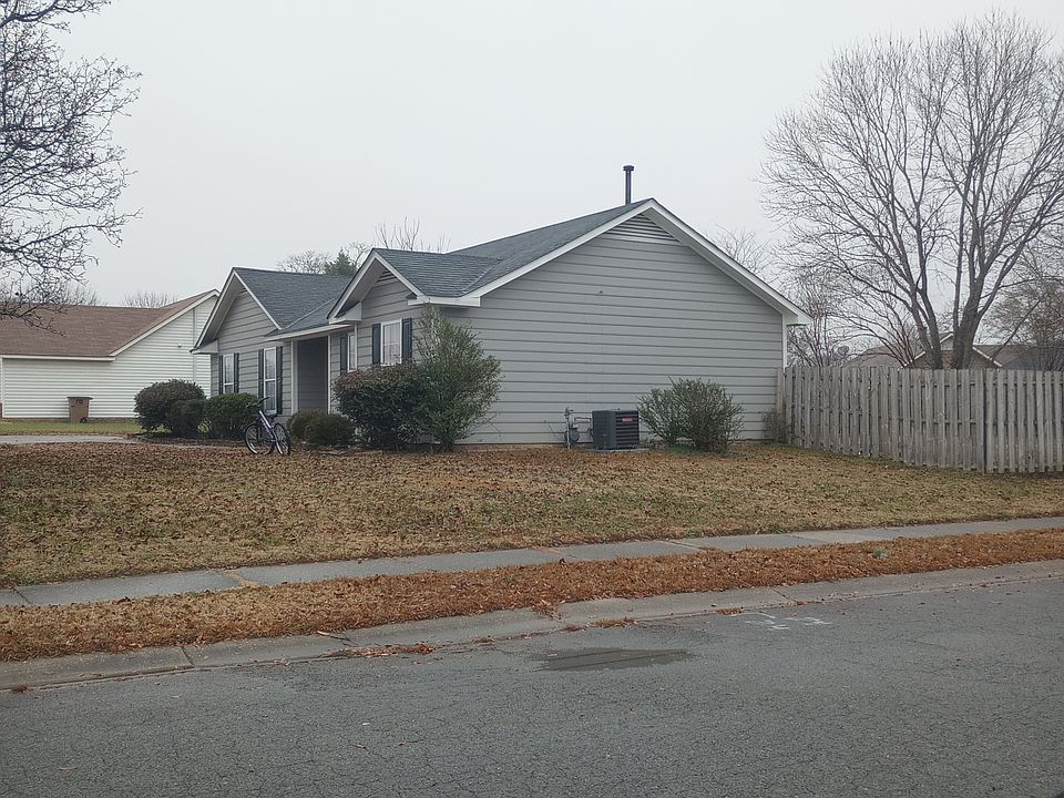 2nd image of 1800 Danbrooke Dr