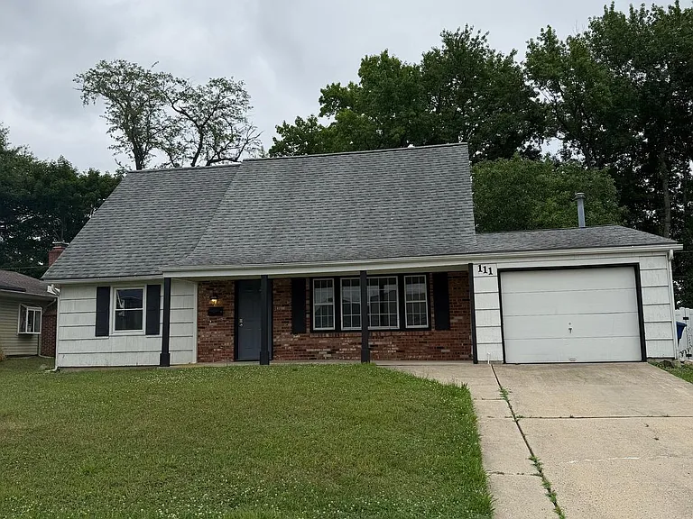 111 Edge Ln — Photo 2