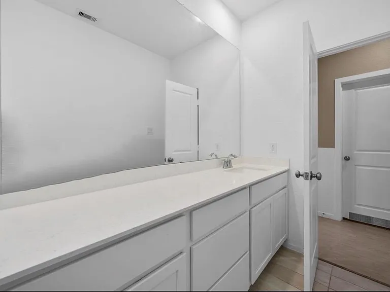 6715 Iron Clover Dr — Photo 7