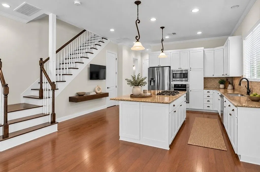 4 bed, 3.5 bath, 2750 sqft, $3,400 — Photo 3