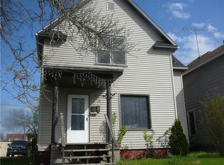 418 N Main St, Crookston, MN 56716