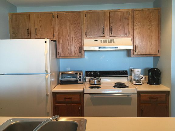 5th image of 39 W Grand Ave APT 440