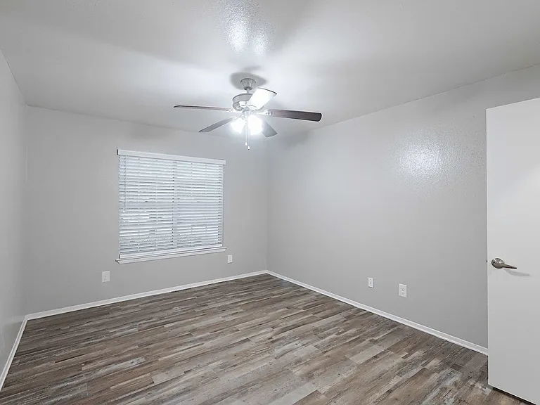 Ambassador Apartments — Photo 19