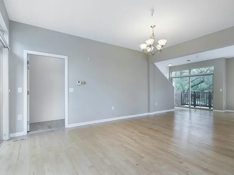 602 N Midvale Blvd — Photo 6