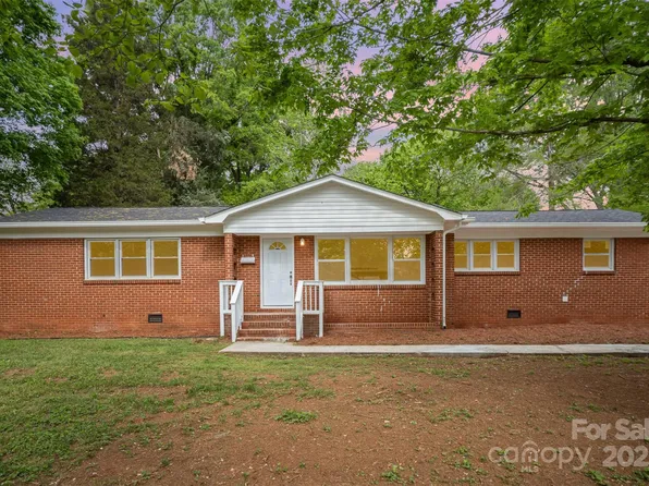 4921 Churchill Dr, Charlotte, NC 28269