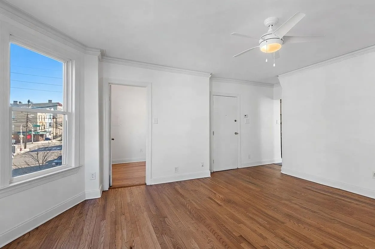1 bed, 1.0 bath, $2,500 — Photo 4