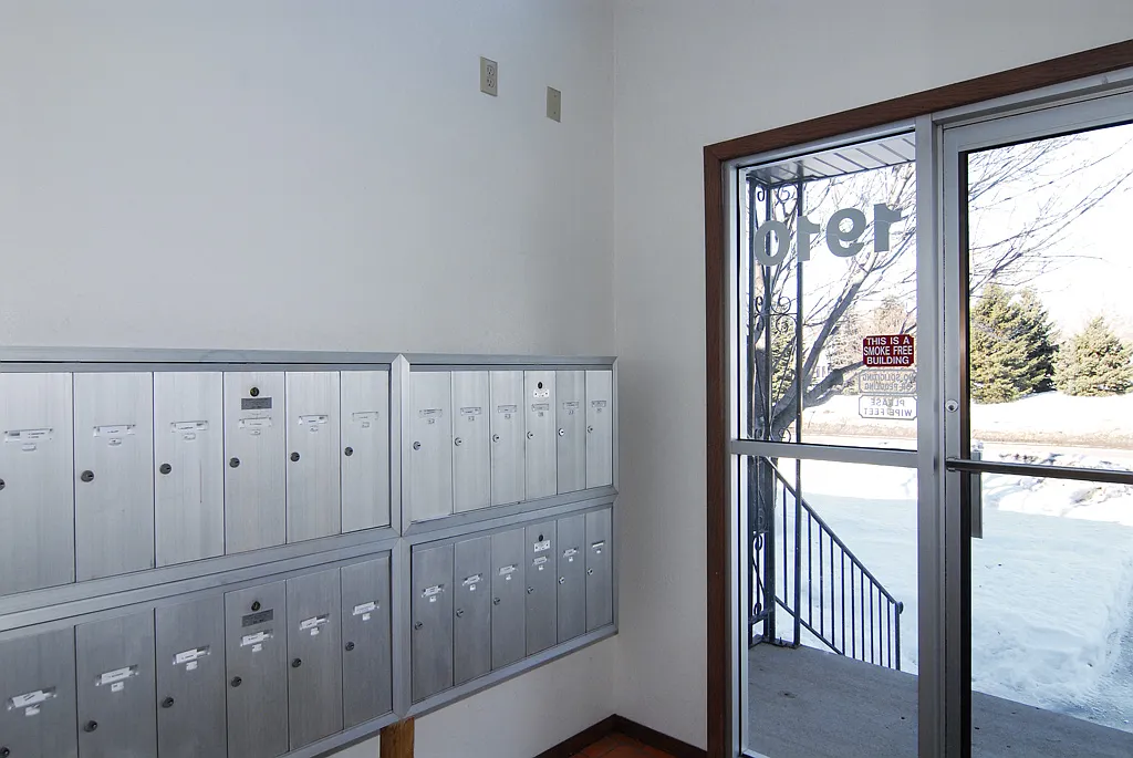 818 Southland Lane — Photo 3