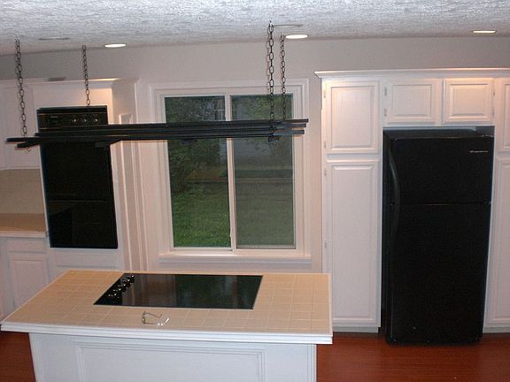 3rd image of 891 Charlton Blvd