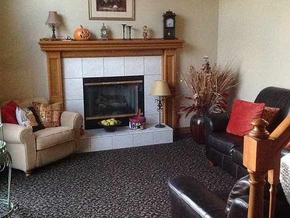 Living Room
						:
						Classy Sitting Room to kick back in