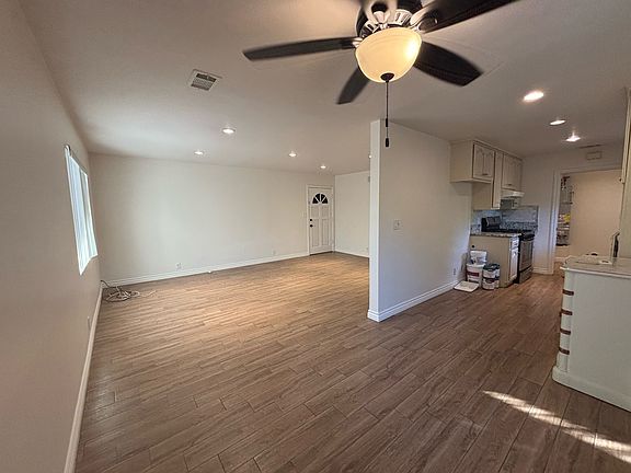 4th image of 15806 Juarez St #15806