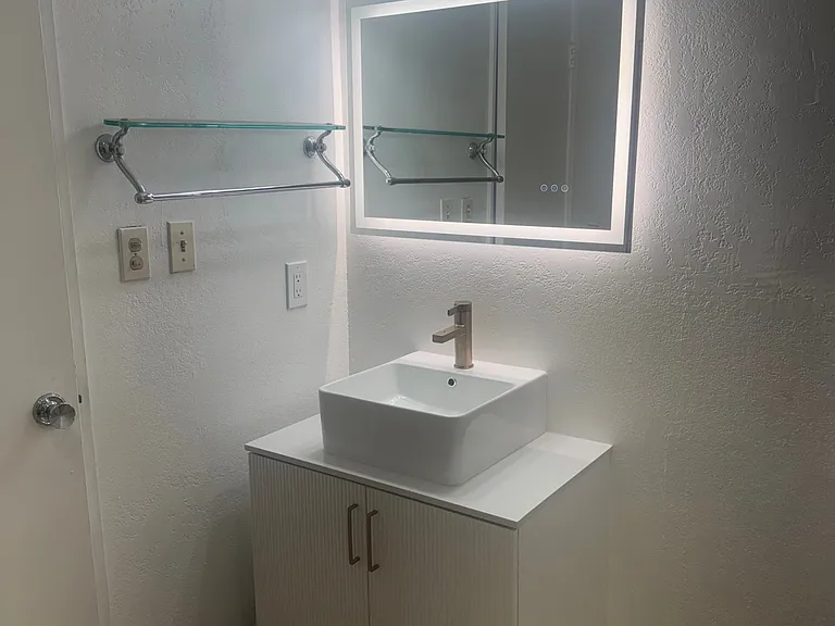 7115 Etiwanda Ave #3 — Photo 8