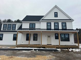 253 Amesbury Rd, Kensington, NH 03833