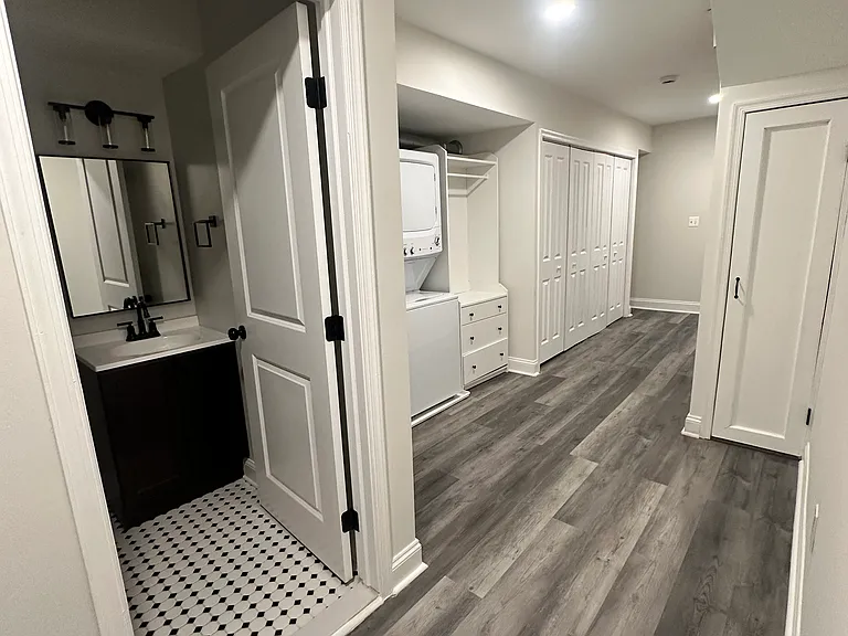 646 S Curley St — Photo 22