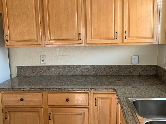 4th image of 2160 Luz Ave