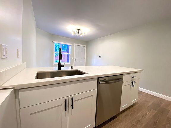5th image of 155 Bartlett St #17