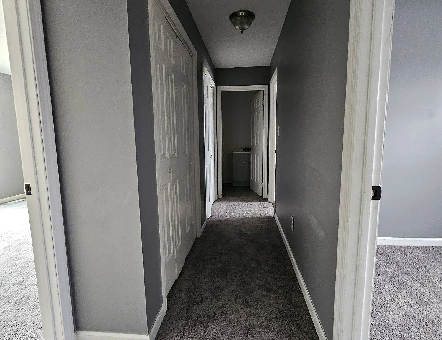 204 Midtown Ln — Photo 1