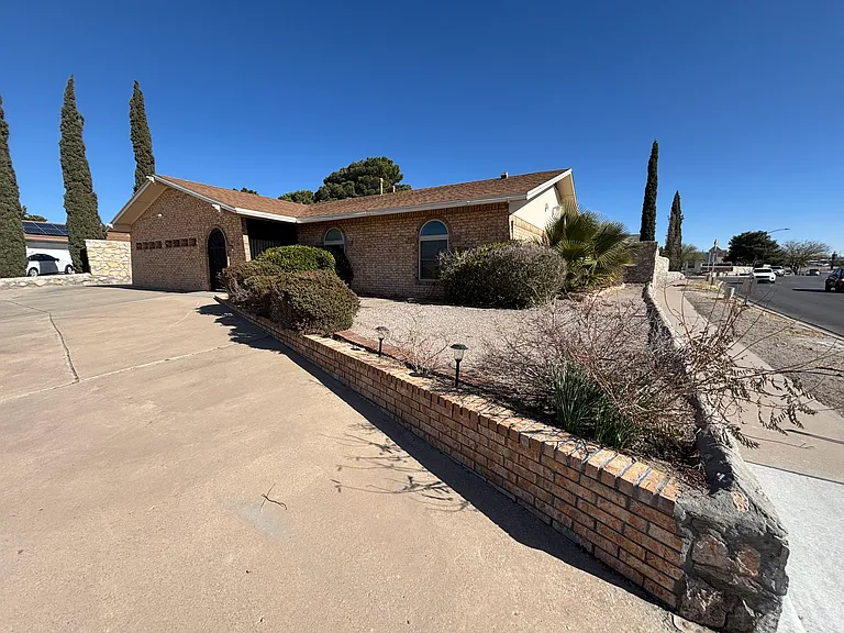 1600 Billie Marie Dr — Photo 2